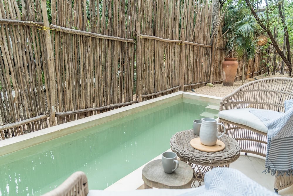Luxurious Stylish 3BR Apartment Exceptional Location Private Pool Uncovered Patio view 3