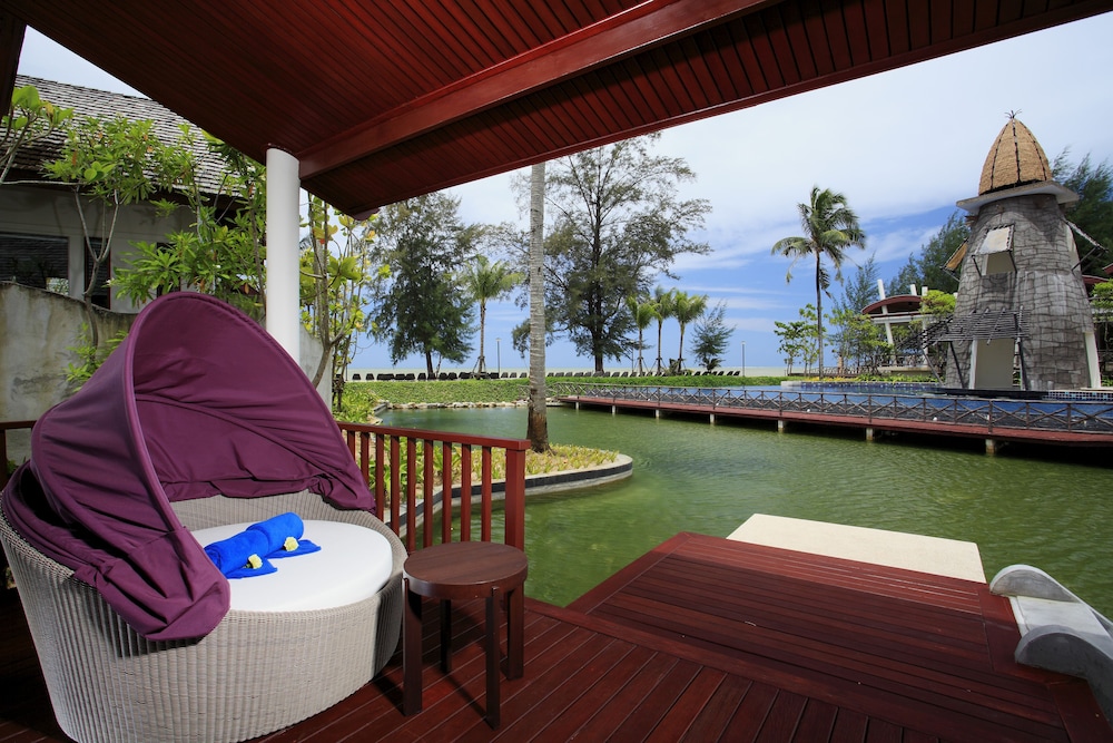 Graceland Khaolak Beach Resort