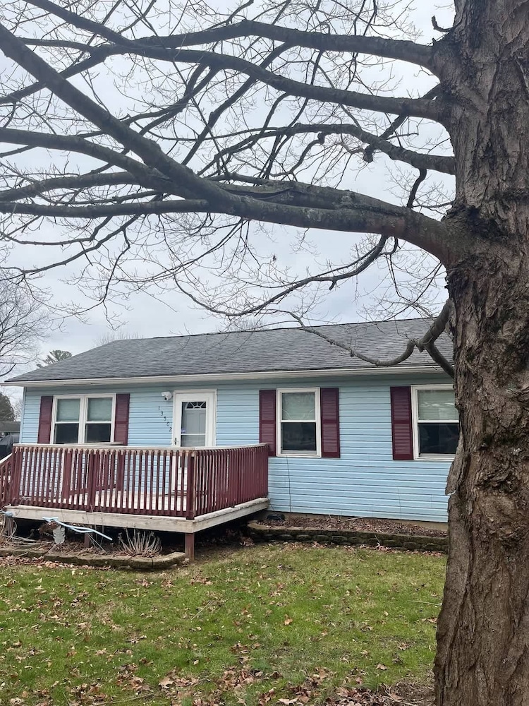 Blue Cottage With Game Room Deck & Hot Tub