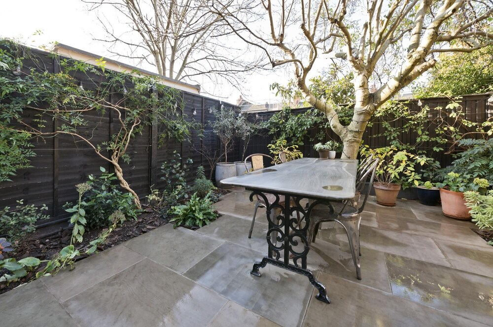 outdoor bbq area