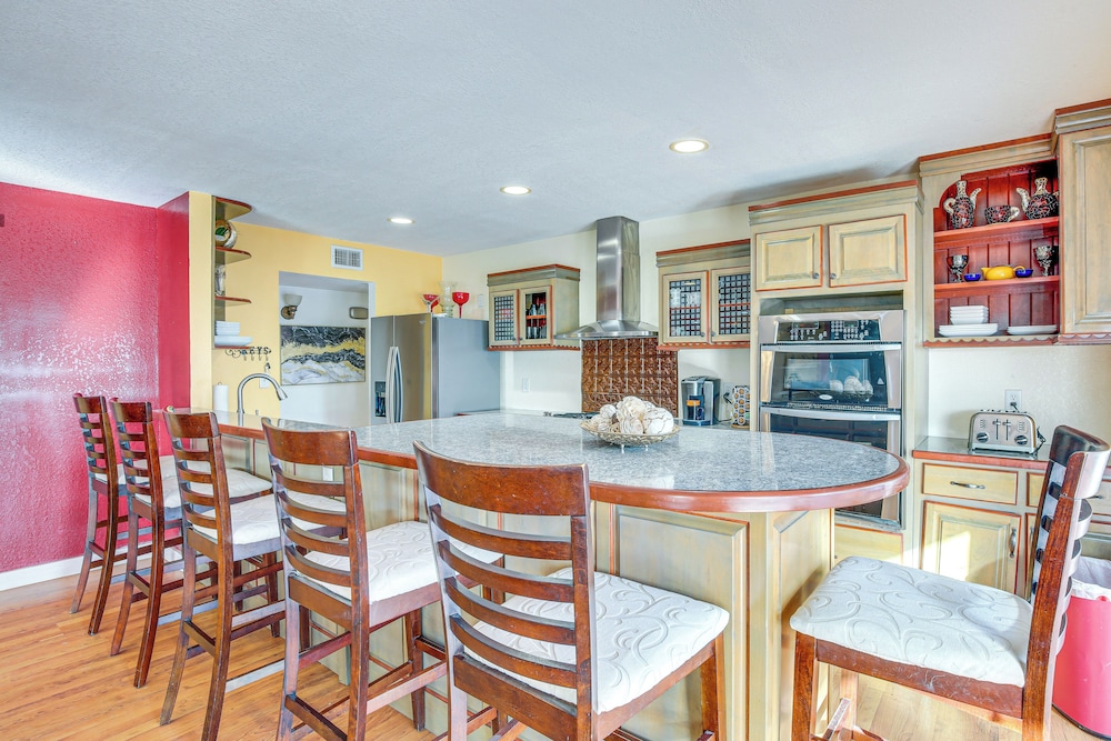 13 Mi to Downtown El Paso: Home w/ Game Room & Bar