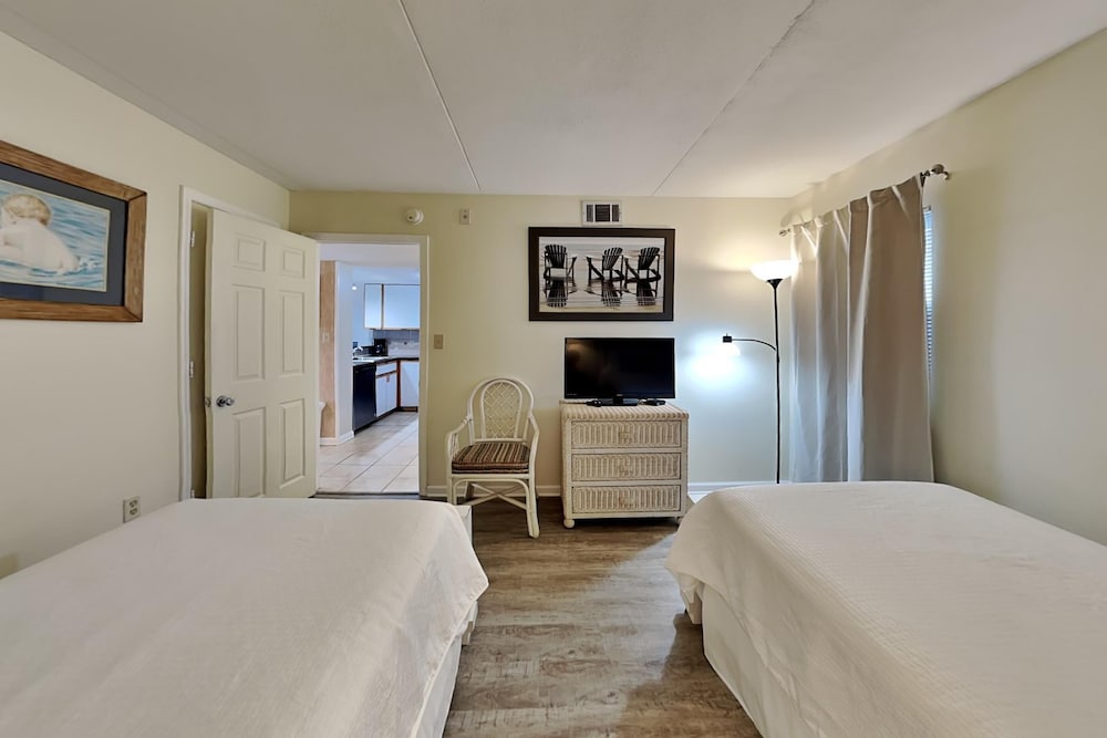 Ocean Breeze West by Southern Vacation Rentals
