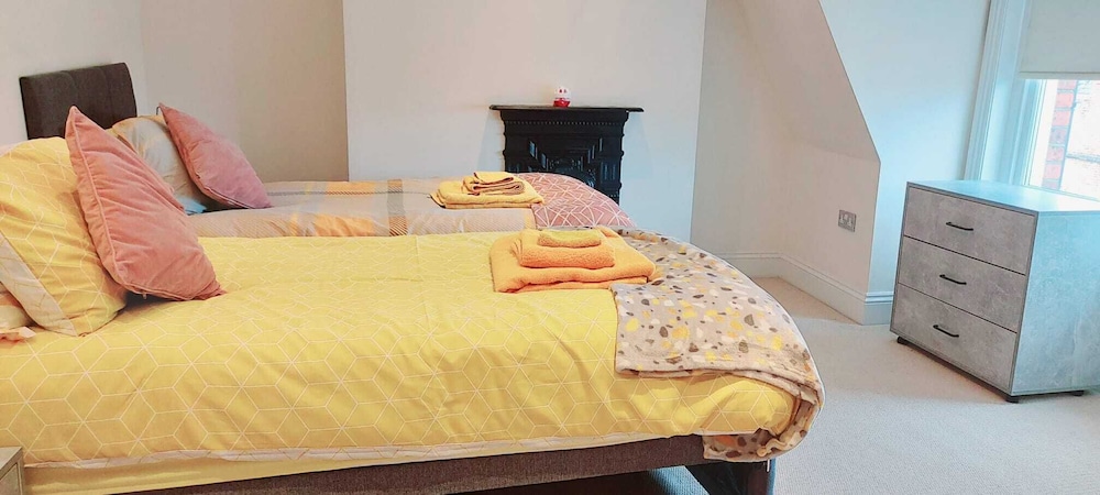 Monthly, Short, Stays 2-bed Apartment in Reading view 3