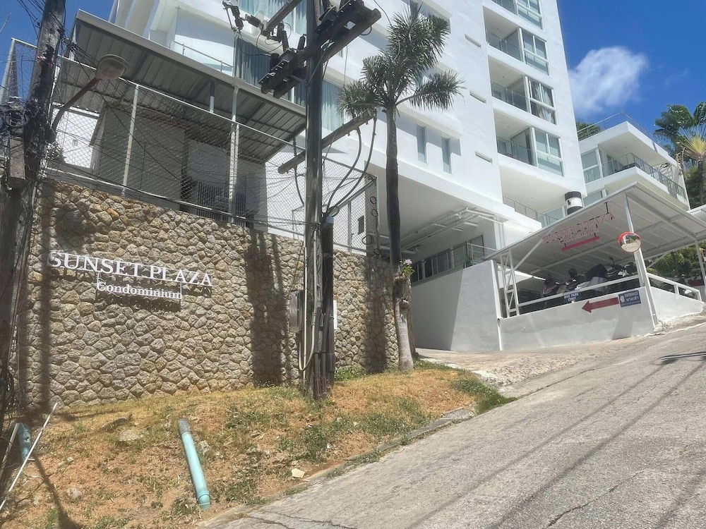 B11 Sunset Plaza Partial Seaview 1 Bedroom 1 Bathroom With Large Jaguzzi