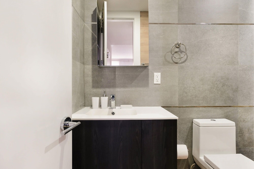 1597 New York Apt