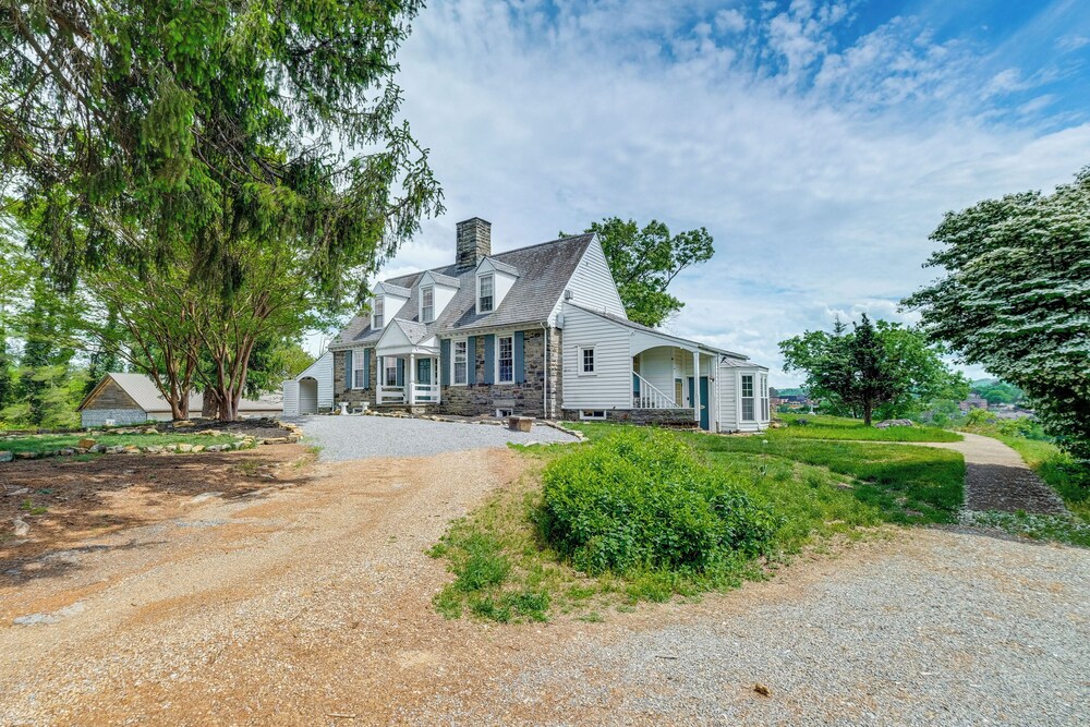 9-acre New River Retreat Near Radford University