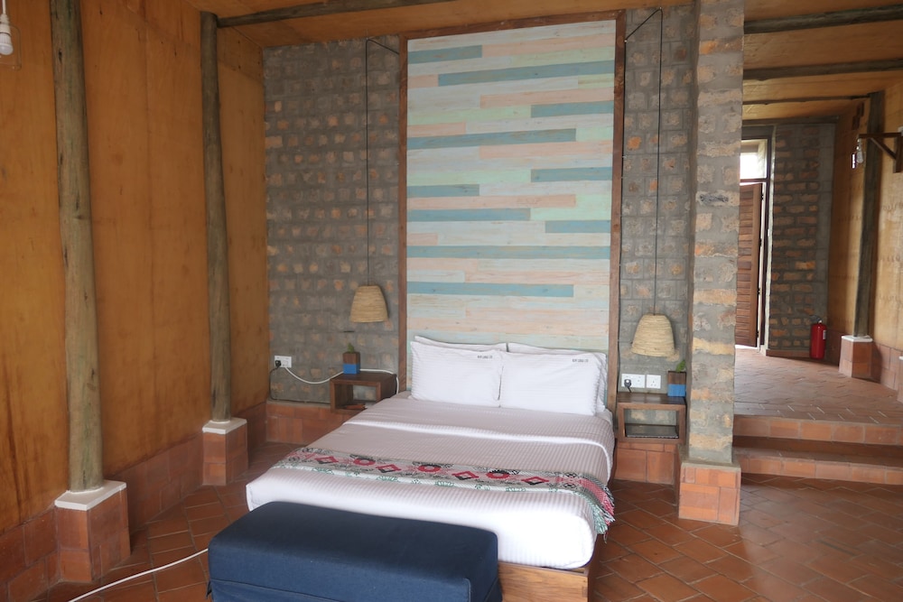Buvi Lodge