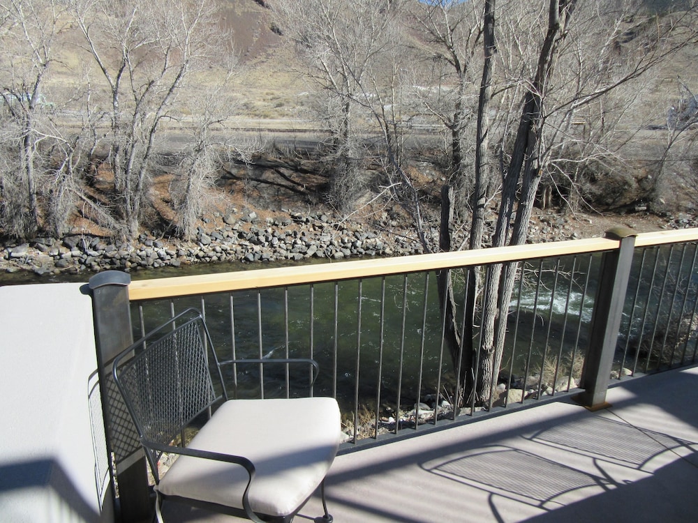 River House Downstream 3 Bedroom Holiday Home By Pinon Vacation Rentals