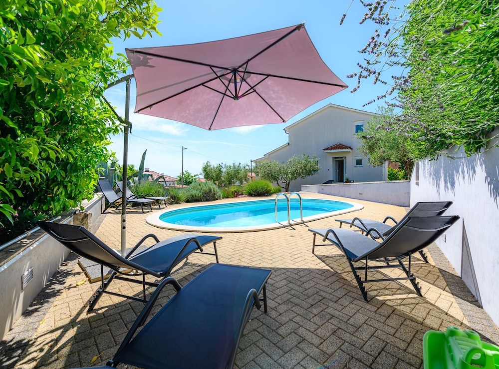 Villa Elisa With View