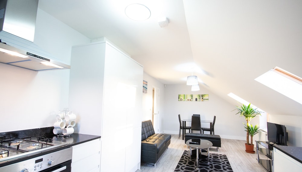 West Drayton Vacations - Holden Court - Property Image 11
