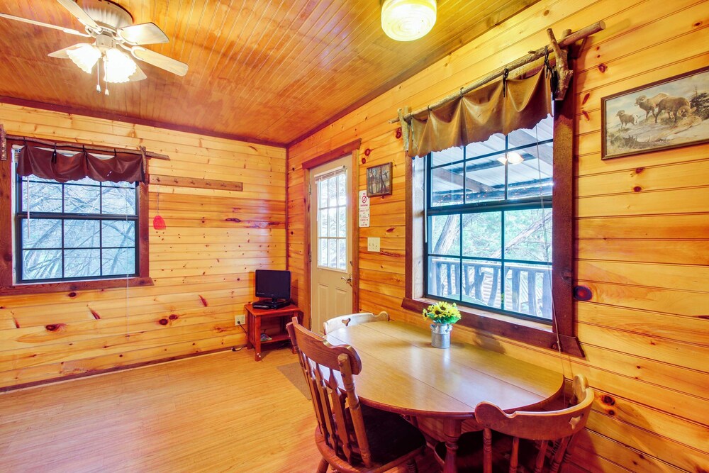 Cedar Falls Cabins #6: Hillside w/ Views!