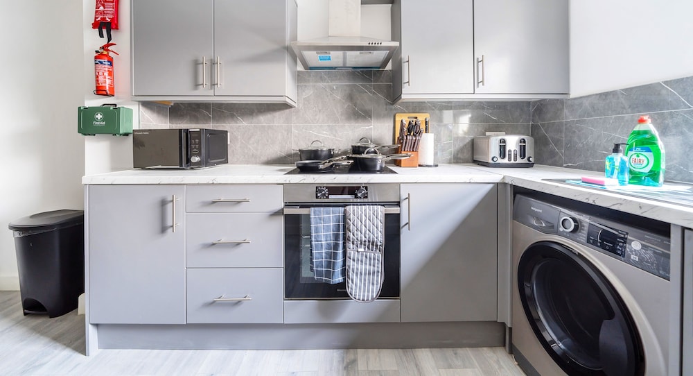Modern Town Center Apartments Aldershot