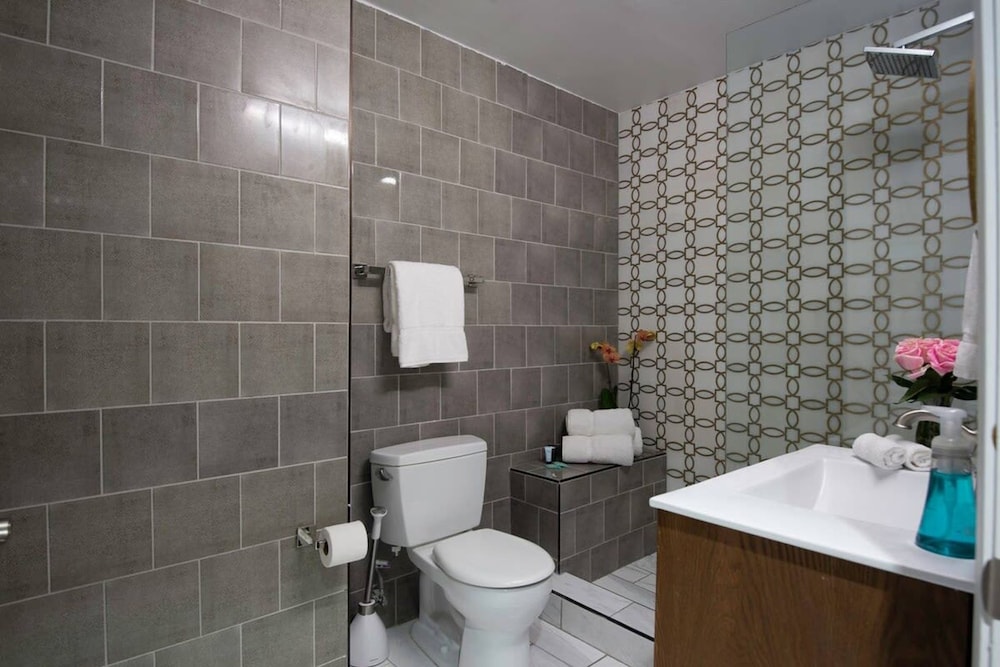 8br-best Location Heated Pool Jacuzzi Spa Gym