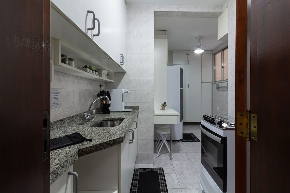 Comfort in Copacabana 9 Minutes From the Beach Cj202
