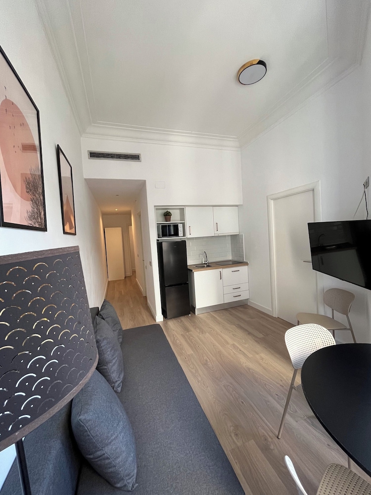 Apartamentos Express by gaiarooms