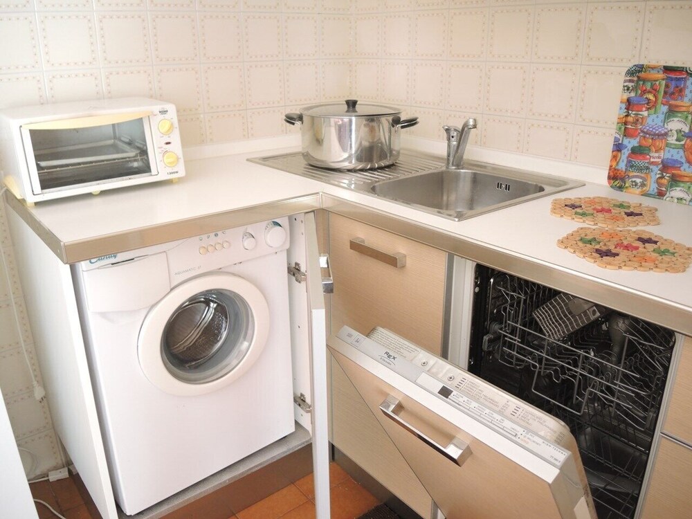 Comfortable Flat Near the sea With Garden