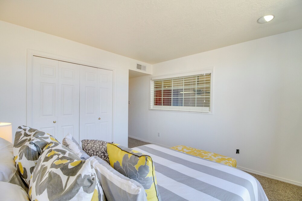 1 Mi to Unm: Convenient Albuquerque Townhome!