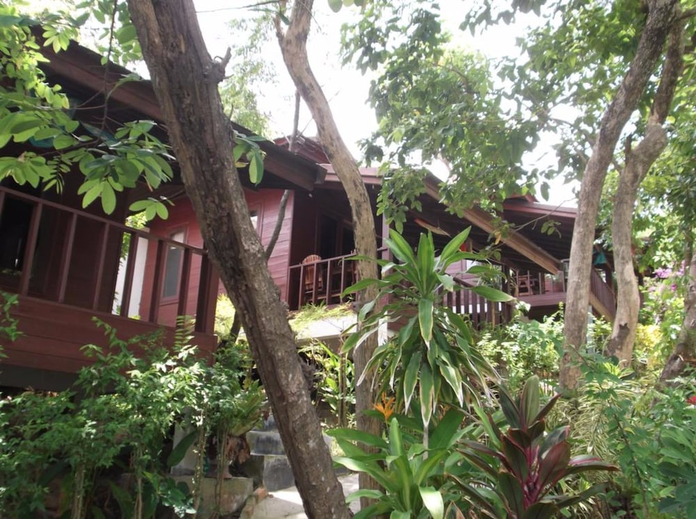 Moon Paradise Resort
