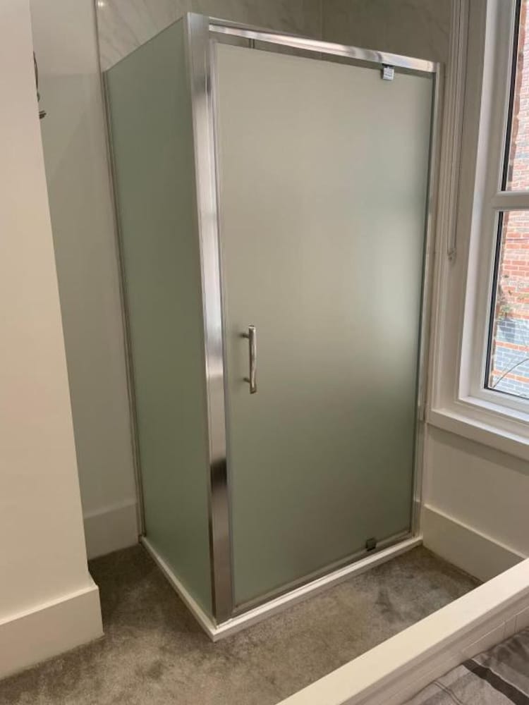 Spacious1br-6guests-walktoshops-fastwifi