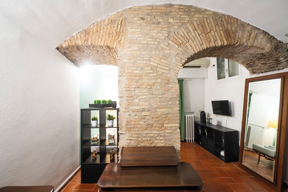 Campo De' Fiori Apartments