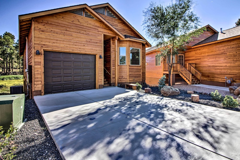 Waterfront Lakeside Home - 1 Block to Boat Ramp view 4