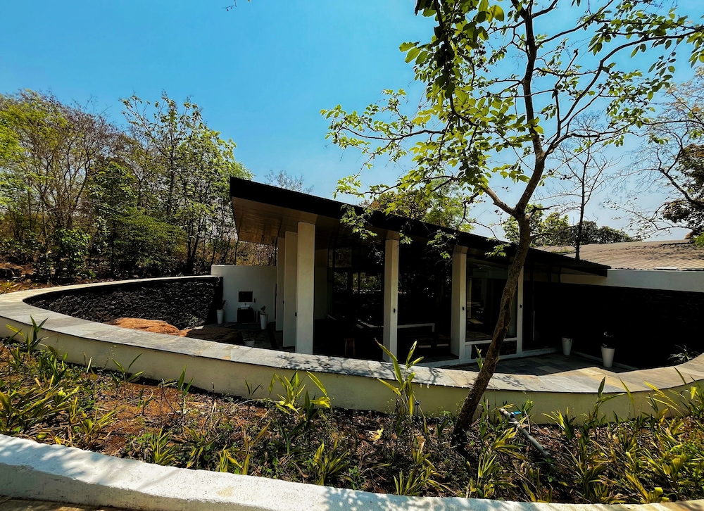 Bird's Nest Resort - Shahapur