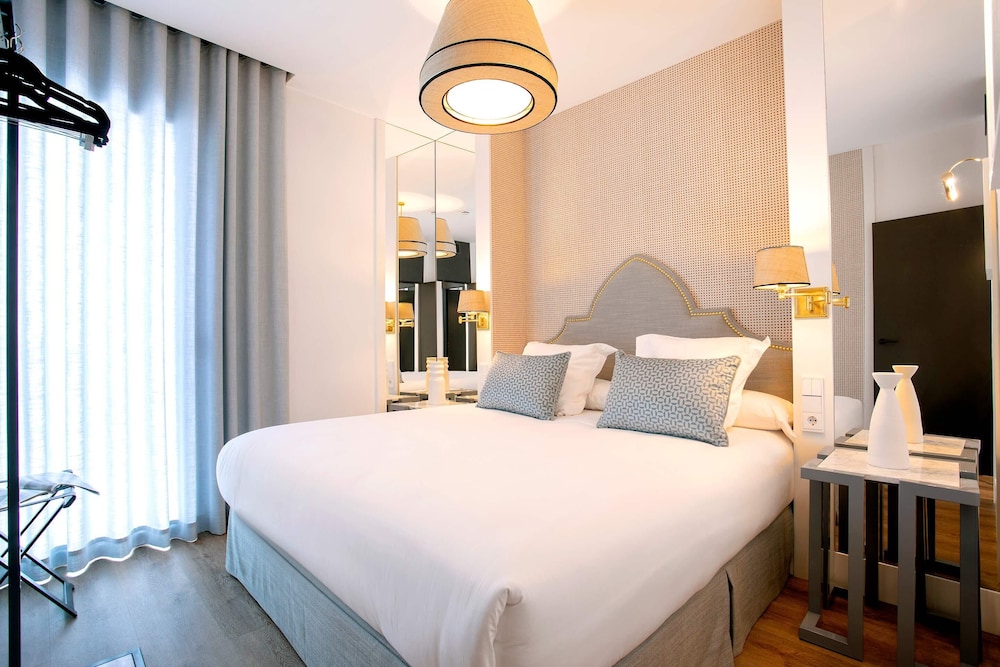 Exclusive Penthouse Near Torre del Oro Betis Xxvi