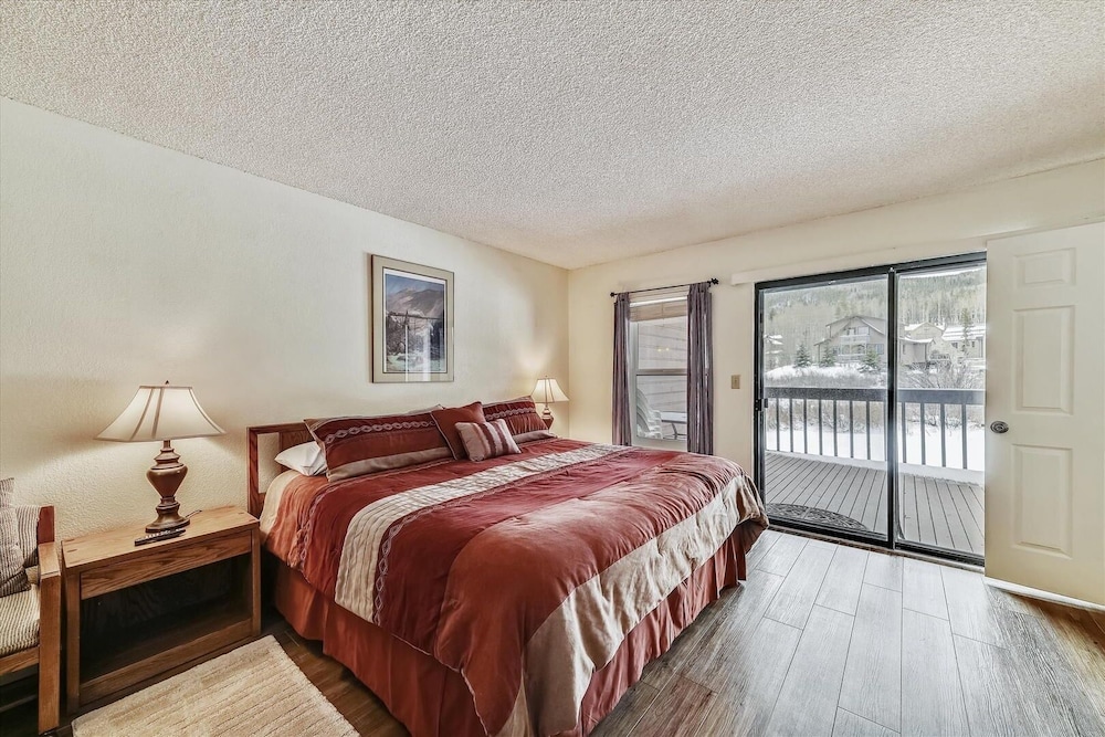 Mountainside 145a 2 Bedroom Condo by RedAwning