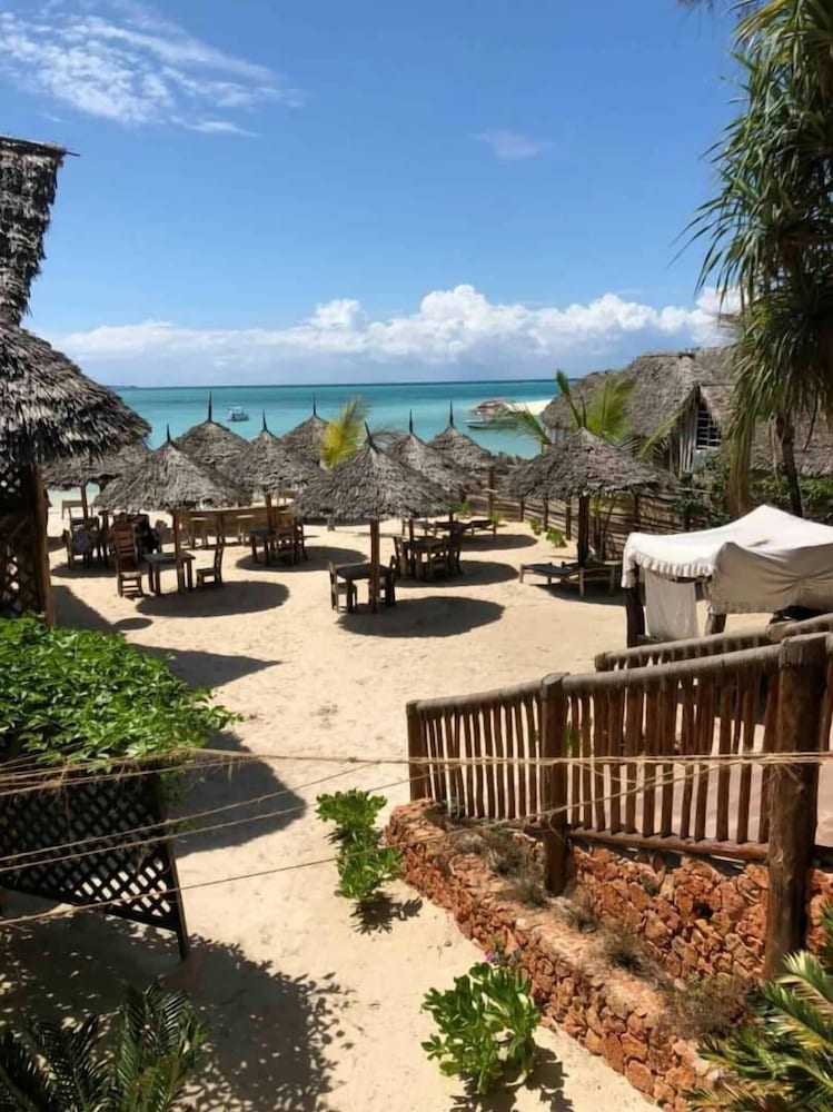 Pazuri Kendwa Beach Hotel