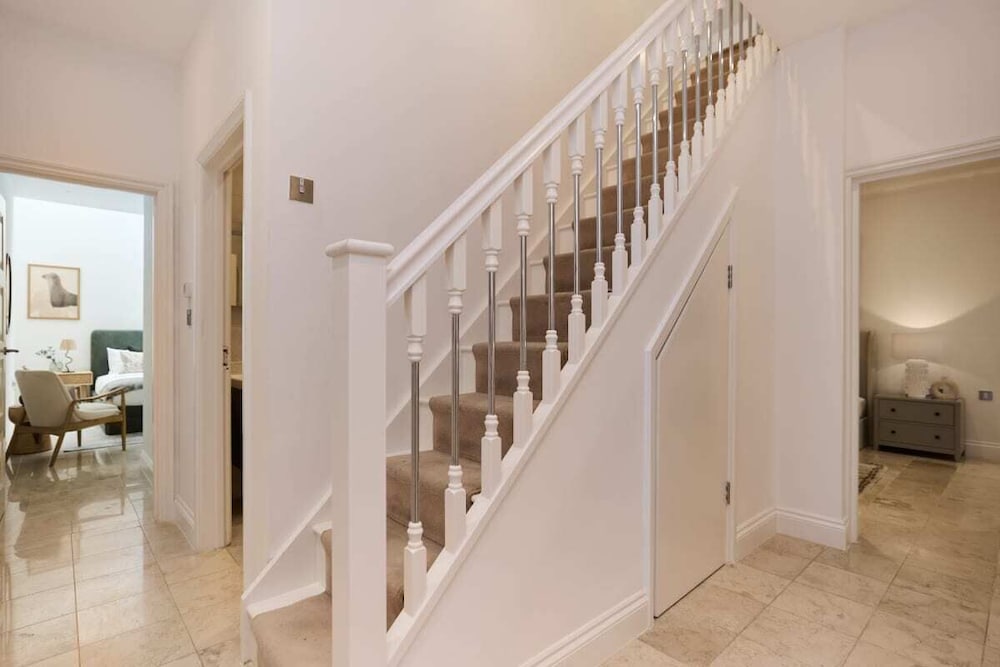 The Camden Park Place - Lovely 4bdr Flat With Garden