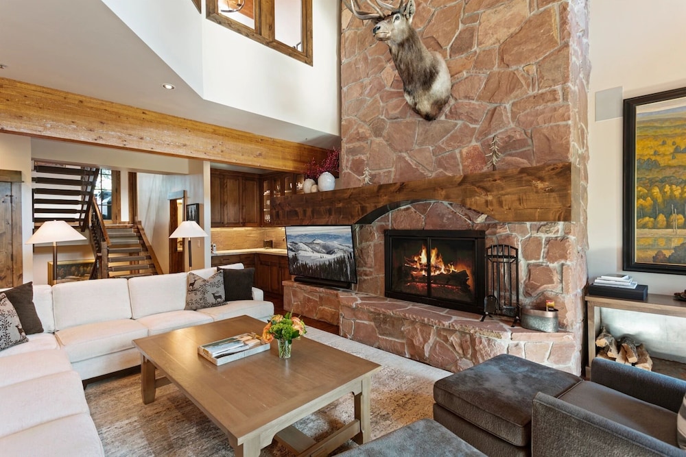 Stag Lodge at Deer Valley Resort - Four Bedroom Residence with Loft and Spa #29 4 Condo