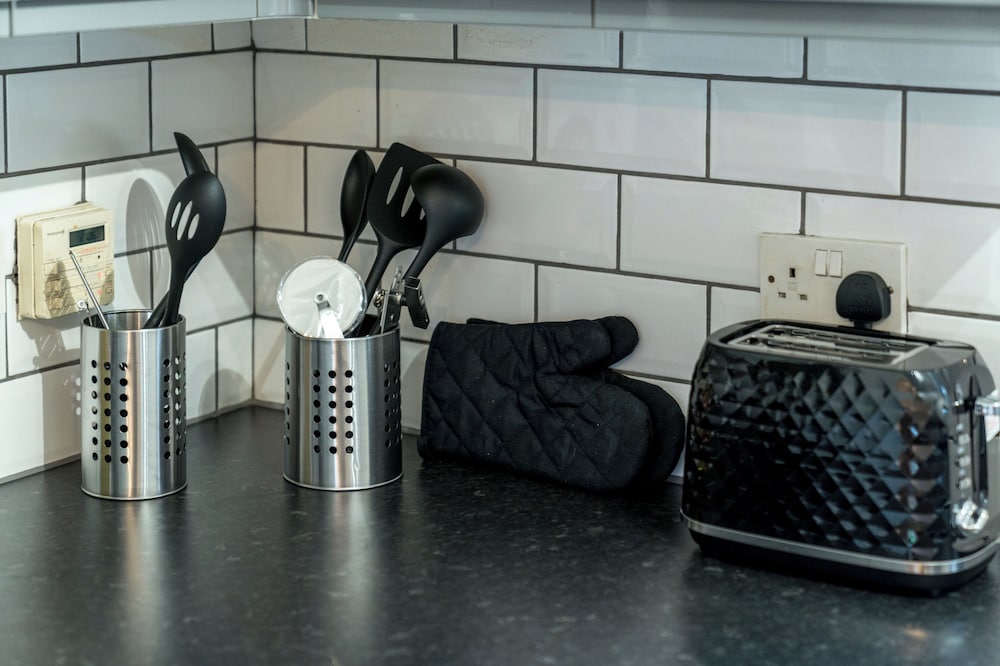 Pet-friendly 1-bedroom Apartment in Crawley