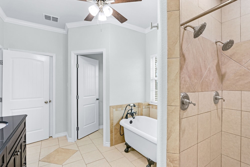 6A Ranch Luxury Meets Country!