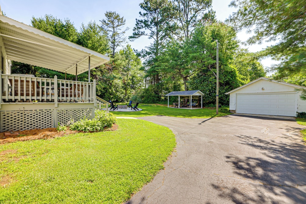 1 Mi to Downtown Greer: Family Home w/ Gazebo!