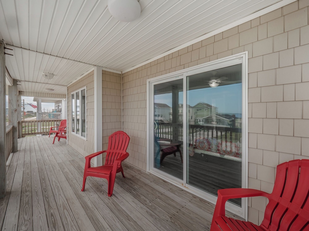 Pelican Palms by Topsail Realty