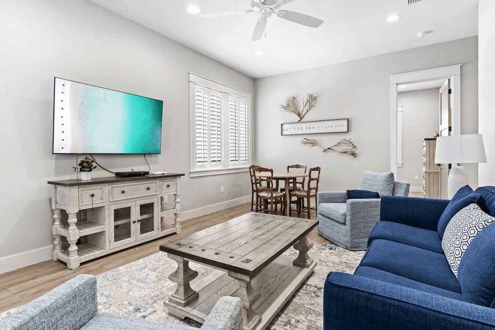 Cabana Blue by Avantstay Walk to Beach, Golf Cart+bikes Included Pool Access