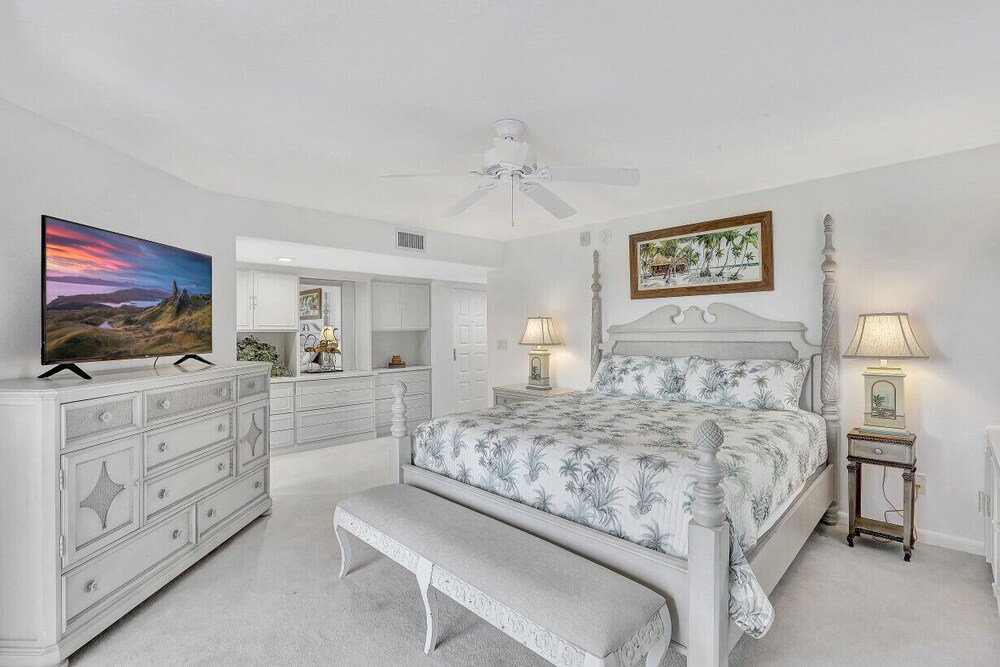 Sandy Beach Retreat view 4