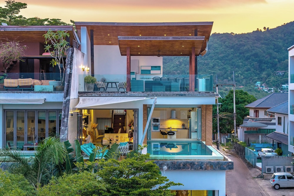 3BR Retreat Sea View V210