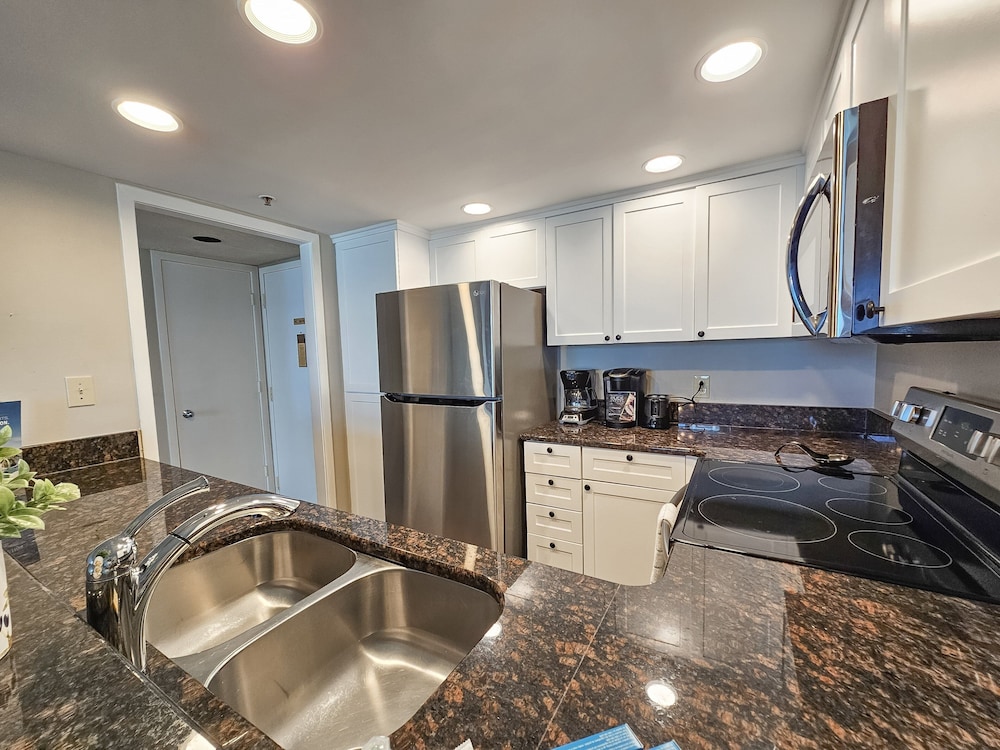 507 South Hampton 2 Bedroom Condo