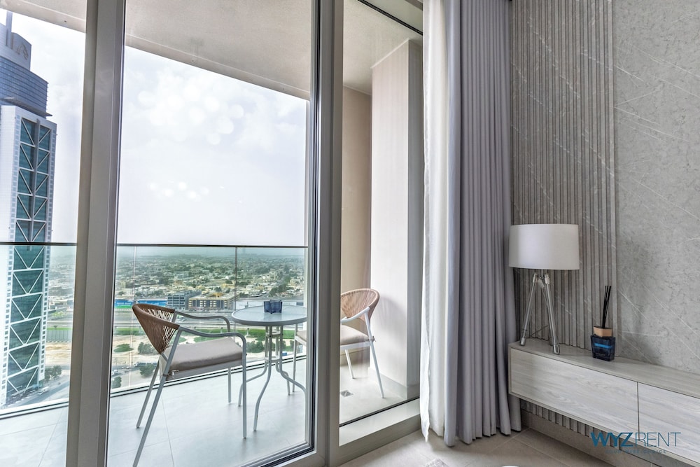 Modern 1BR Forte Near Burj & Mall