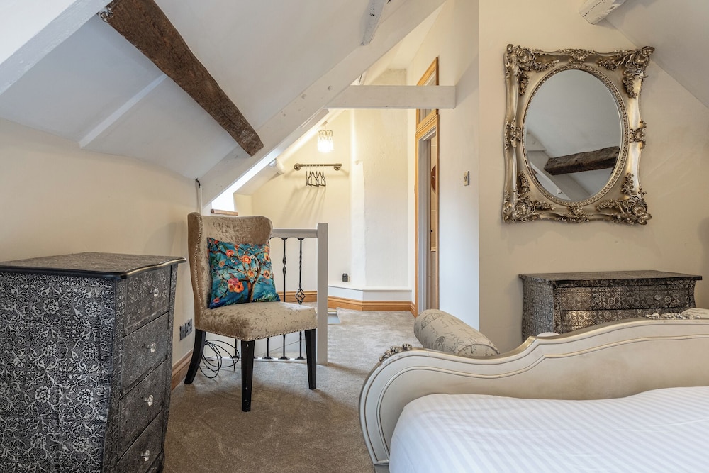 Eilmers Cottage Lovely 4BD in Malmesbury