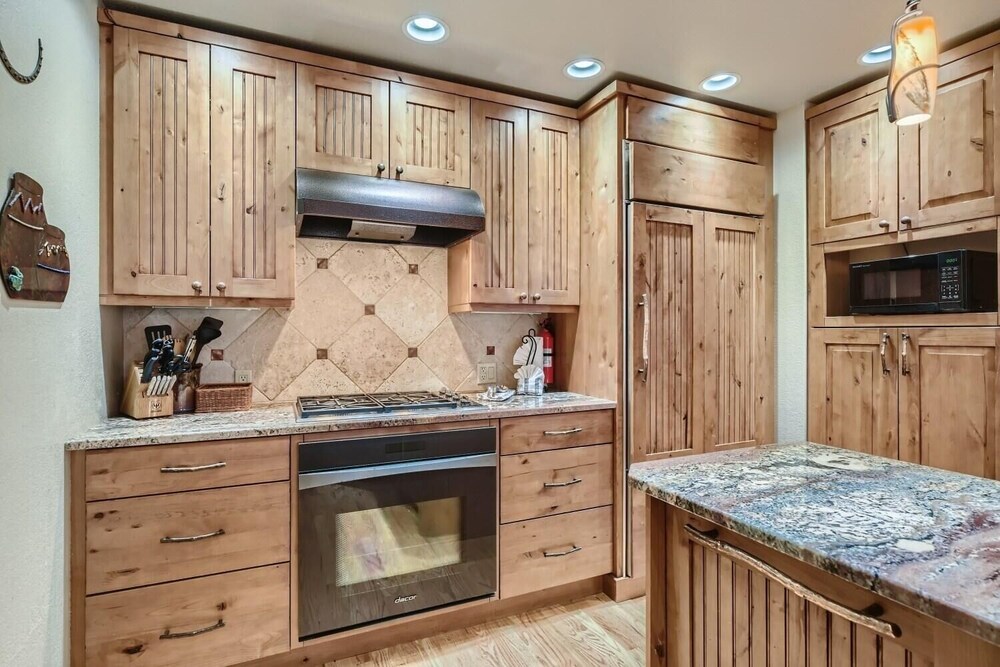 Gold Dust 660a 3 Bedroom Townhouse by RedAwning