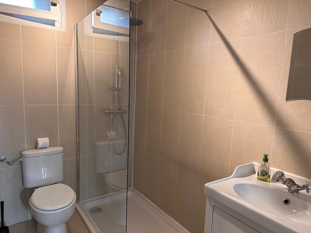 A Lovely Split Level Townhouse in the Heart of Cannes Next to the Marche Forville and the Palais - 1749
