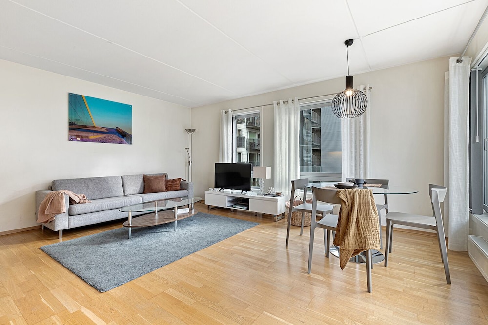 BJØRVIKA APARTMENTS, Teaterplassen, Oslo city center view 4