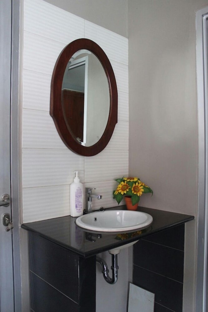 De Riau Cottage by HouseinBandung