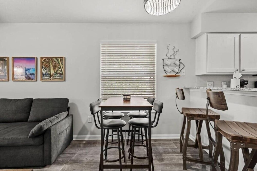 Maison Place I 2 Bedroom Condo