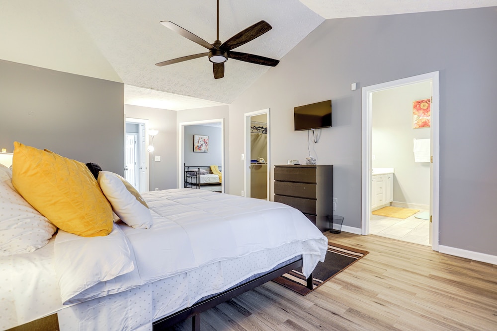 Close to Shopping: Pet-friendly Lawrenceville Home