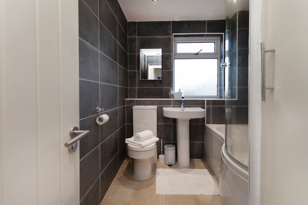 Loughborough Vacations - Mega Shelley - Property Image 9