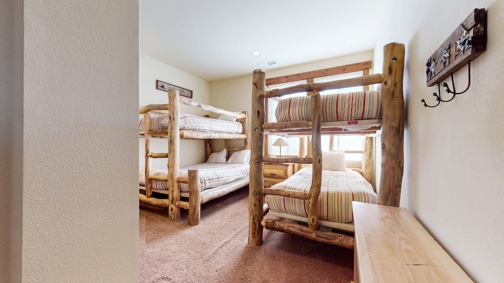 Snowcreek Vi The Lodges #1197 3 Bedroom Condo