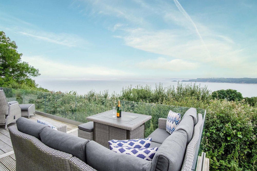 Shearwater 30 - 2 Bedroom Lodge - Summerhill